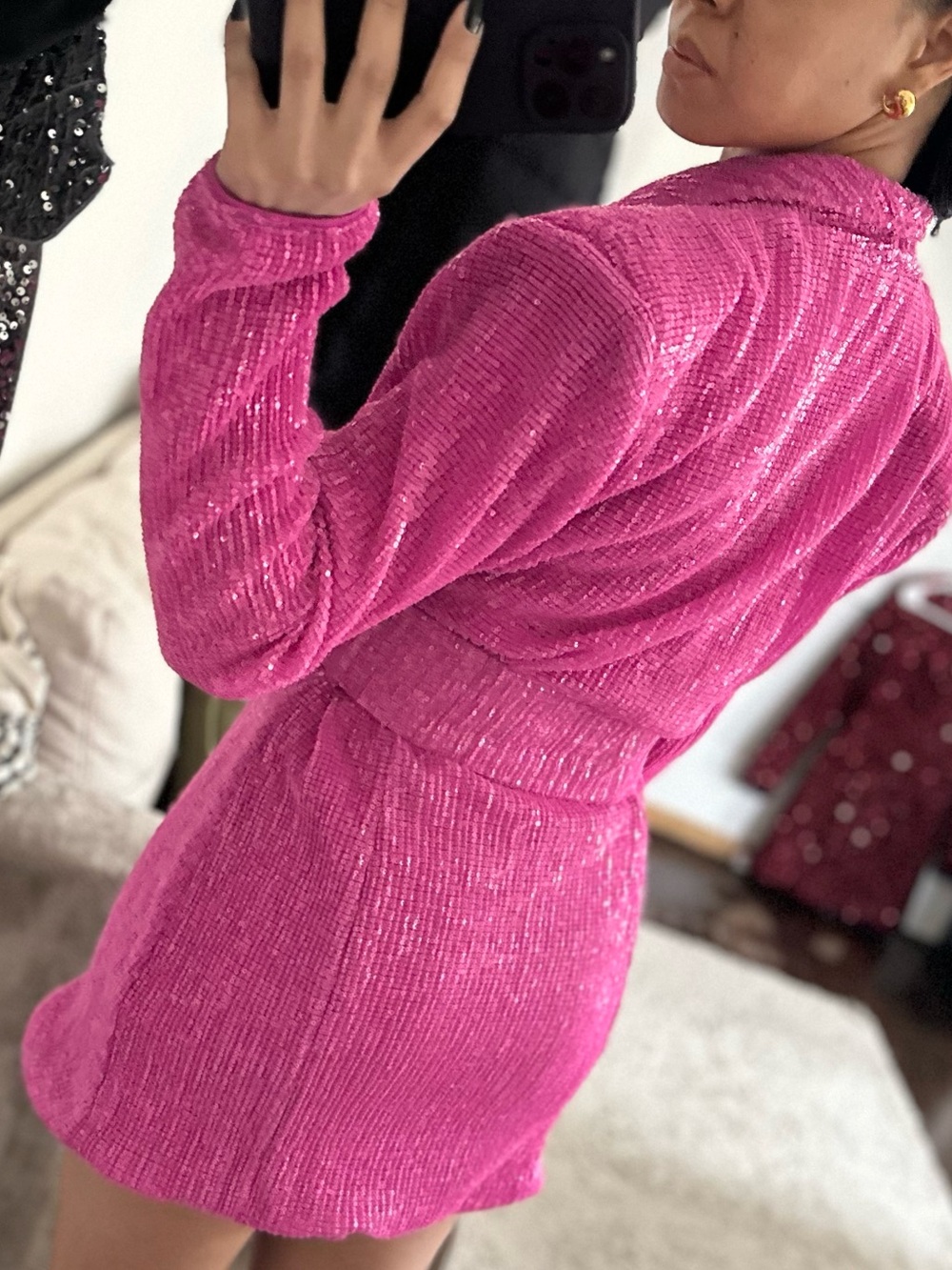 PrettyLittleThing Hot Pink Sequin Mini Dress Blazer - Picture 4 of 7